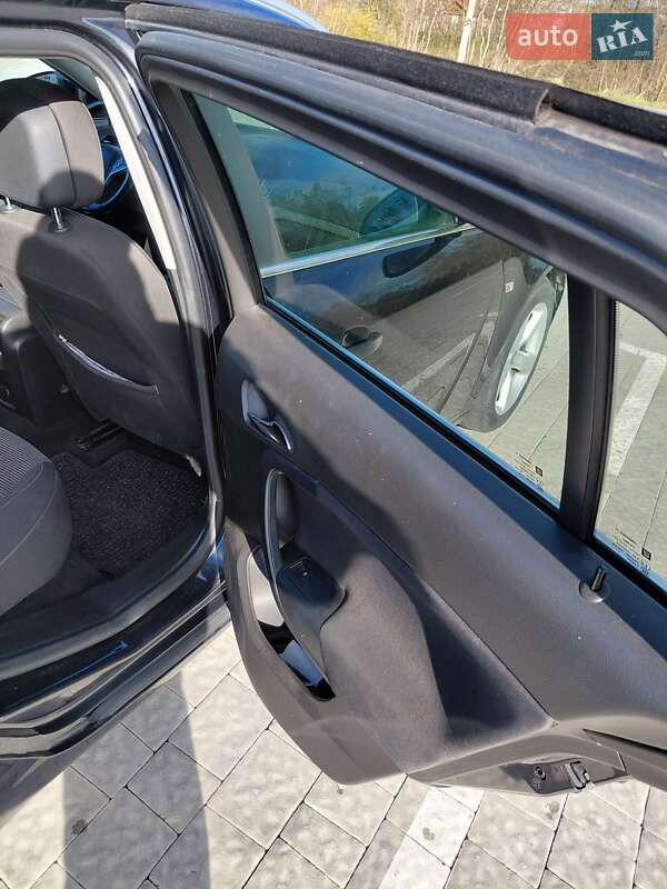 Универсал Opel Insignia 2014 в Львове