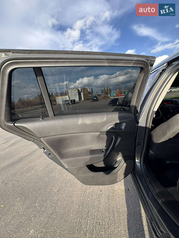 Универсал Opel Insignia 2012 в Ровно фото 15 Универсал Opel Insignia 2012 в Ровно