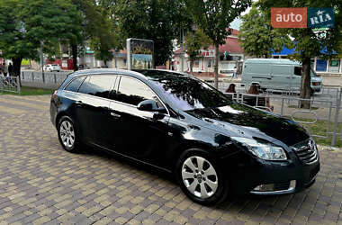 Универсал Opel Insignia 2011 в Новоселице