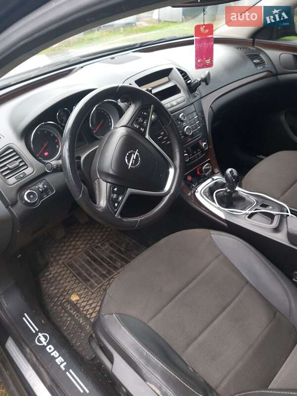 Седан Opel Insignia 2009 в Гадяче