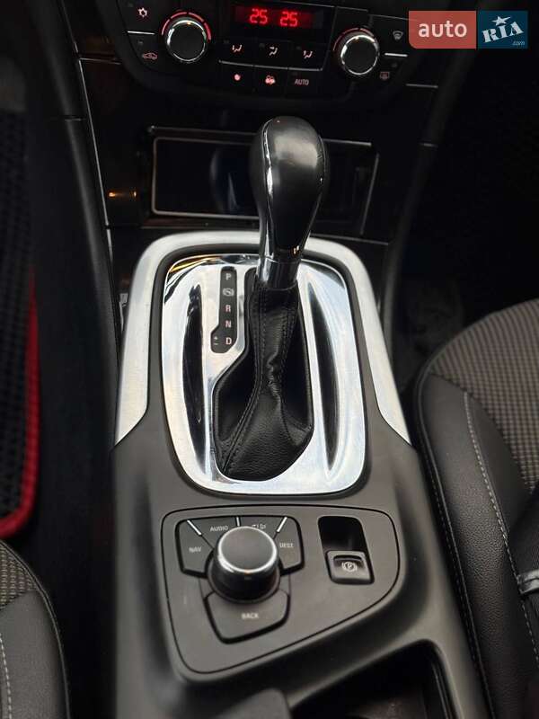 Лифтбек Opel Insignia 2010 в Жмеринке