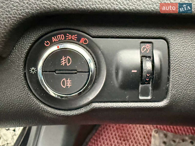 Универсал Opel Insignia 2009 в Стрые