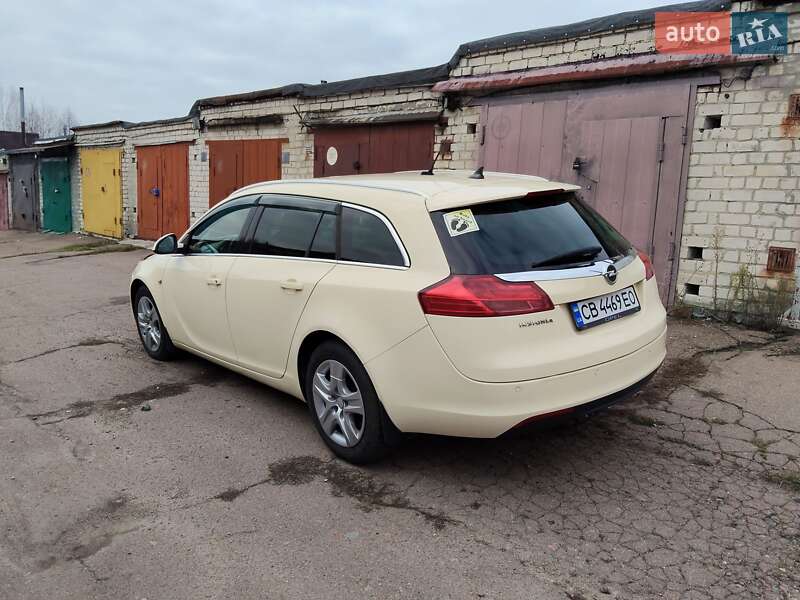 Универсал Opel Insignia 2011 в Чернигове