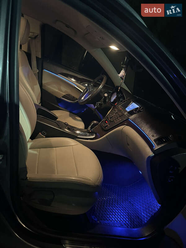 Универсал Opel Insignia 2011 в Ужгороде