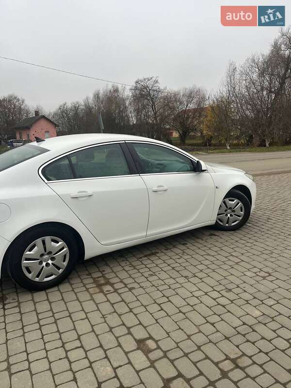Седан Opel Insignia 2009 в Чернівцях