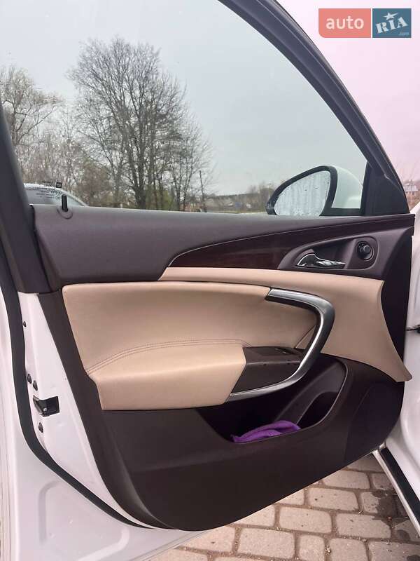 Седан Opel Insignia 2009 в Чернівцях