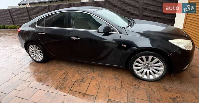 Седан Opel Insignia 2009 в Ровно