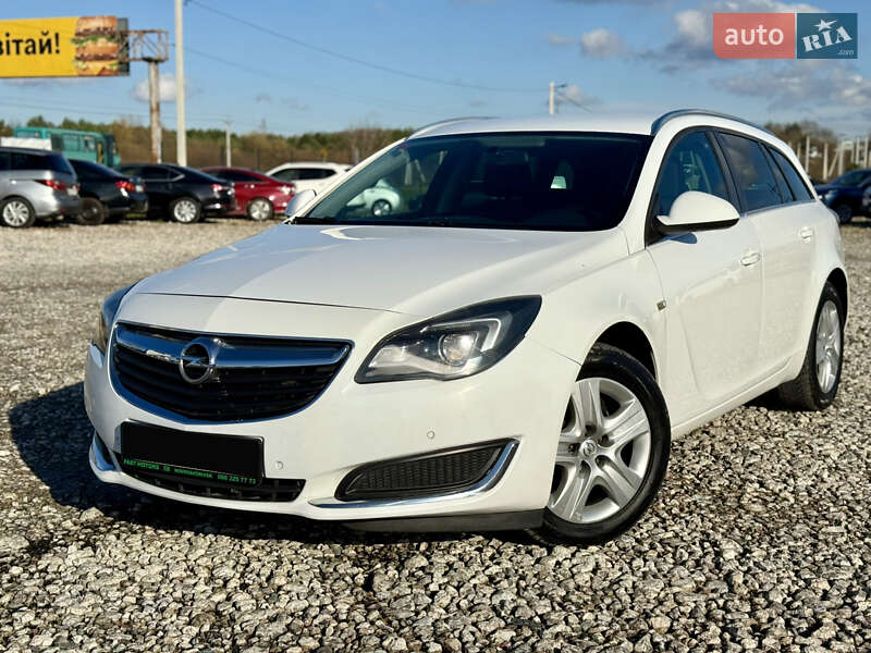 Универсал Opel Insignia 2016 в Новояворовске