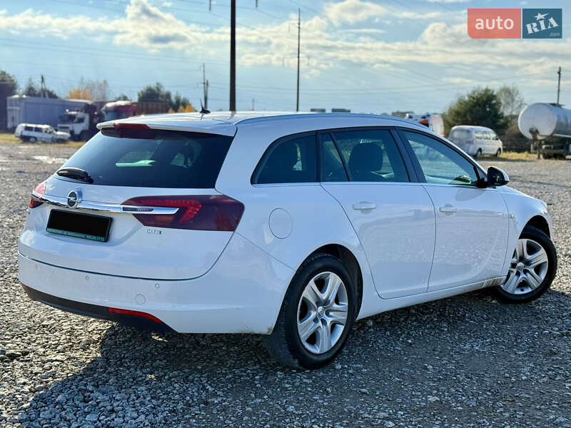 Универсал Opel Insignia 2016 в Новояворовске