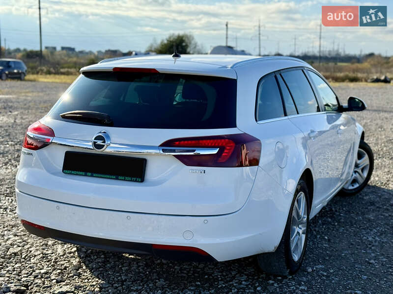 Универсал Opel Insignia 2016 в Новояворовске