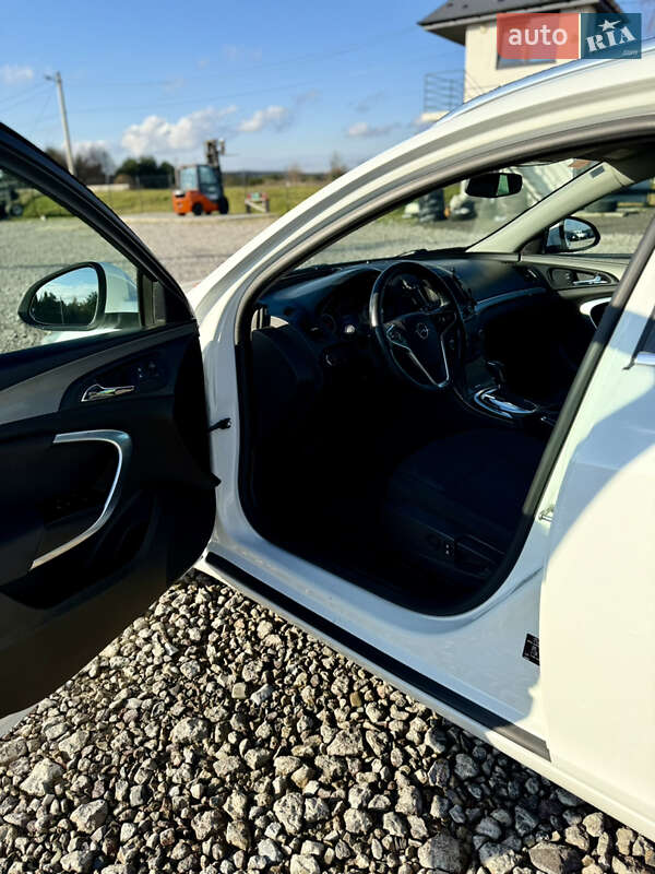 Универсал Opel Insignia 2016 в Новояворовске