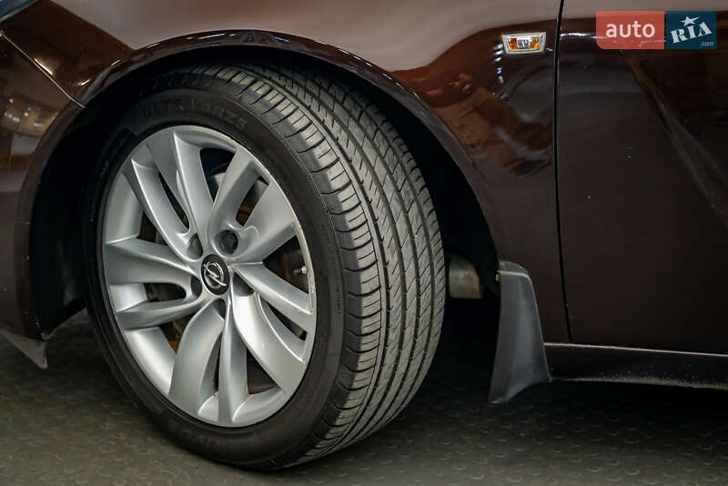 Седан Opel Insignia 2013 в Киеве