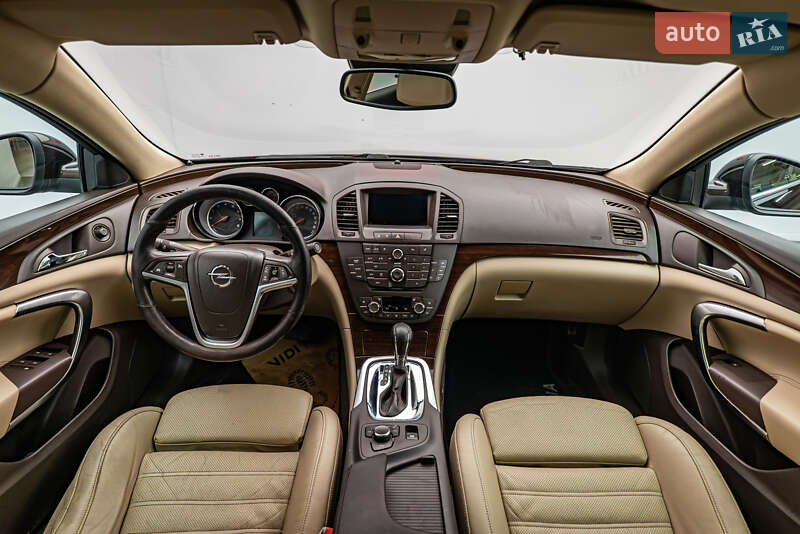 Седан Opel Insignia 2013 в Киеве