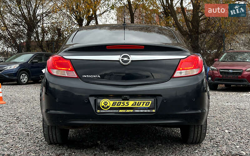 Седан Opel Insignia 2012 в Львове