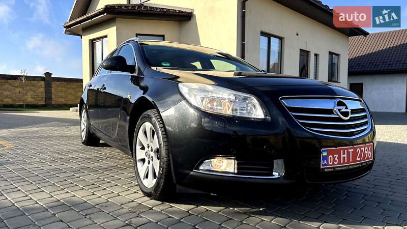 Універсал Opel Insignia 2010 в Луцьку
