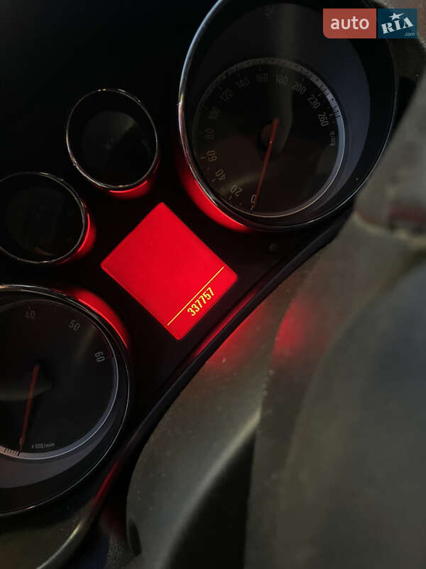 Универсал Opel Insignia 2010 в Львове