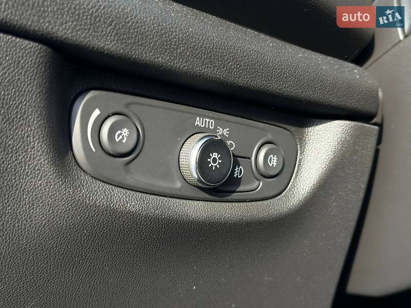 Лифтбек Opel Insignia 2019 в Киеве фото 20 Лифтбек Opel Insignia 2019 в Киеве