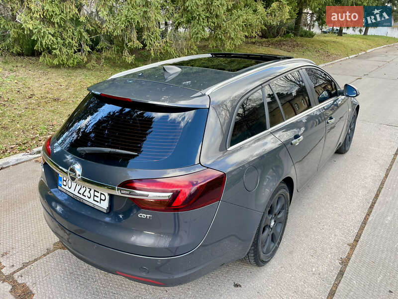 Универсал Opel Insignia 2015 в Остроге