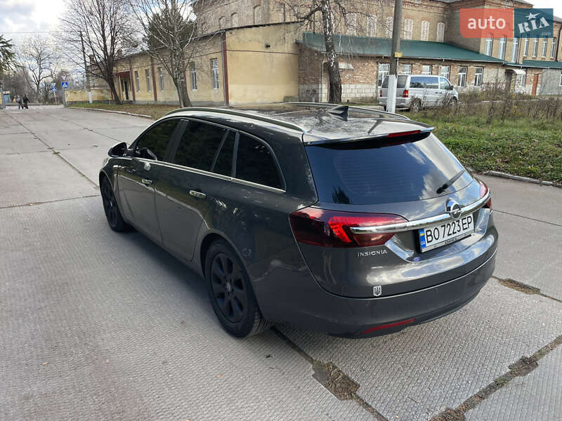 Универсал Opel Insignia 2015 в Остроге