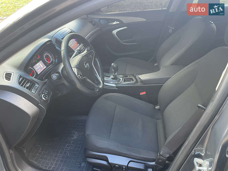 Универсал Opel Insignia 2015 в Остроге