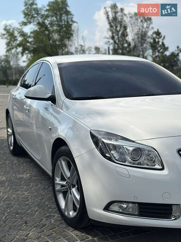 Седан Opel Insignia 2013 в Дніпрі