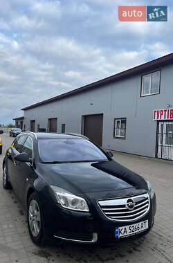 Универсал Opel Insignia 2010 в Березному
