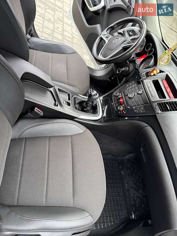 Седан Opel Insignia 2009 в Ивано-Франковске