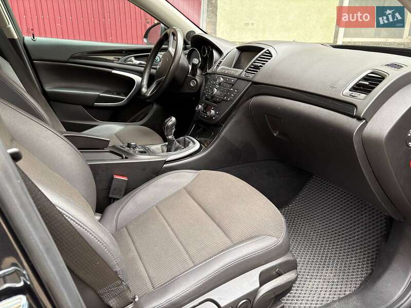 Седан Opel Insignia 2009 в Черновцах