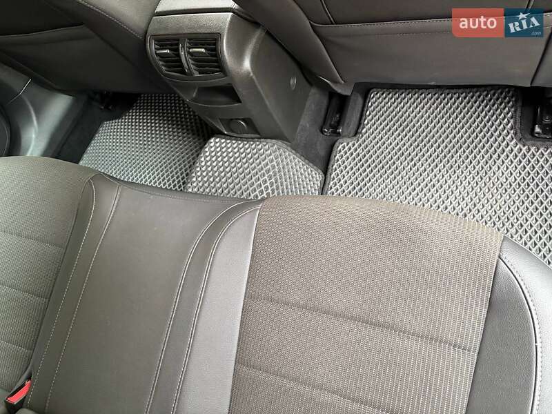 Седан Opel Insignia 2009 в Черновцах