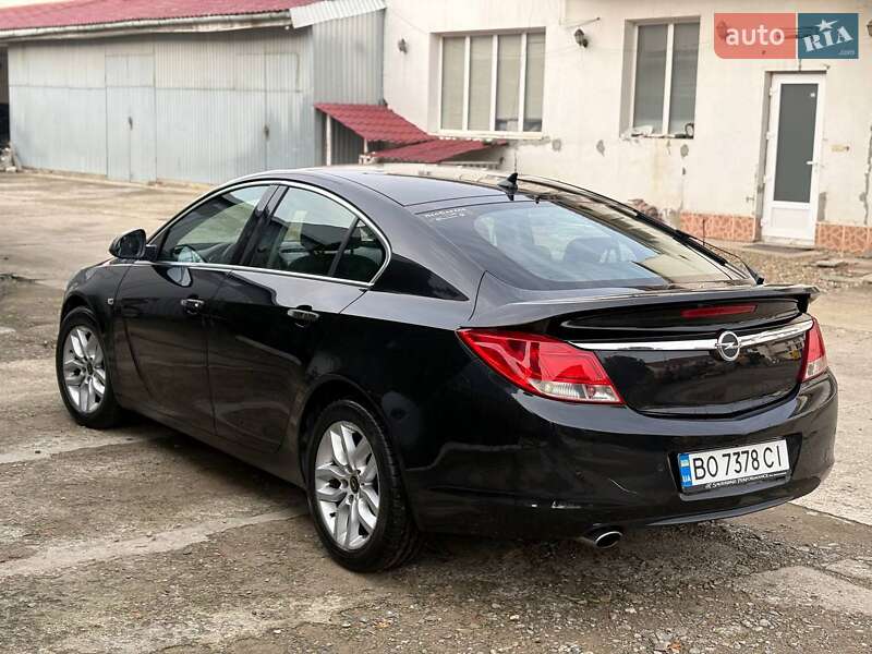 Седан Opel Insignia 2009 в Черновцах
