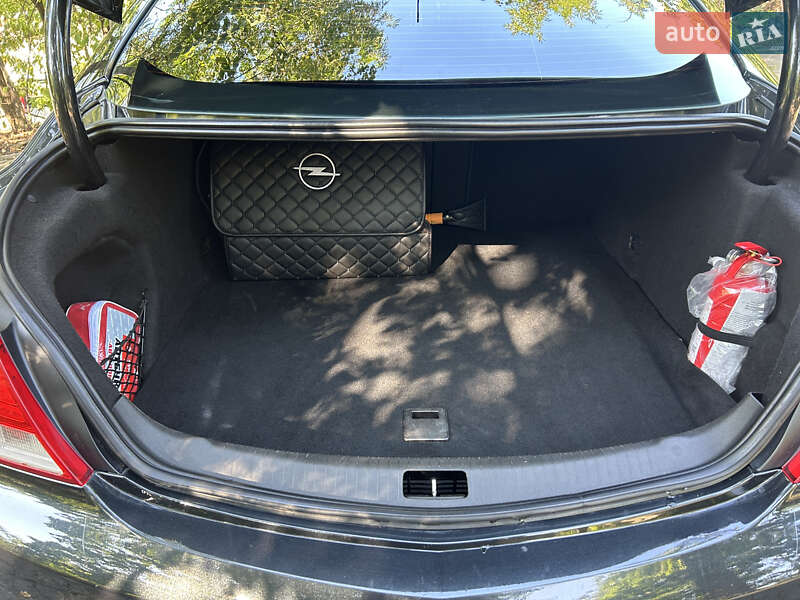 Седан Opel Insignia 2009 в Киеве