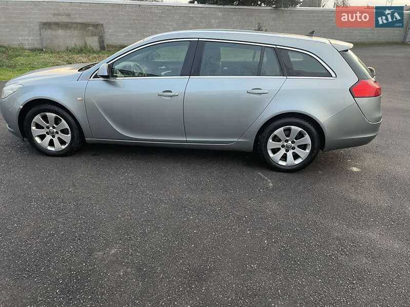 Универсал Opel Insignia 2010 в Дубно