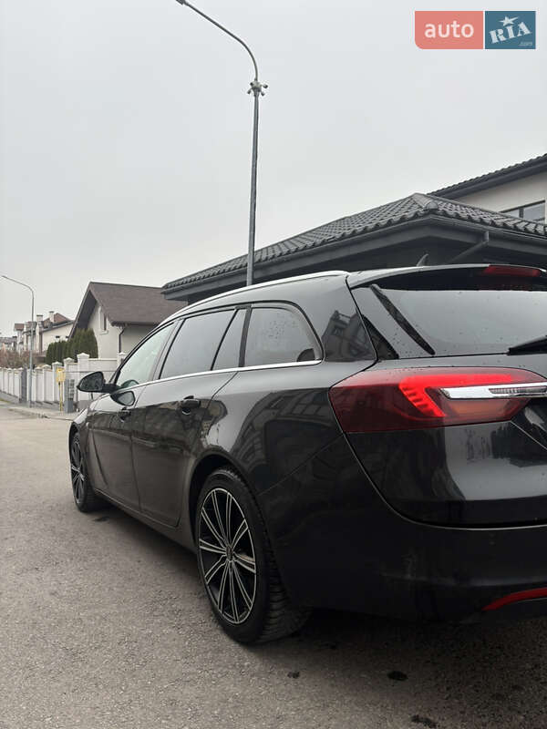 Универсал Opel Insignia 2015 в Ровно