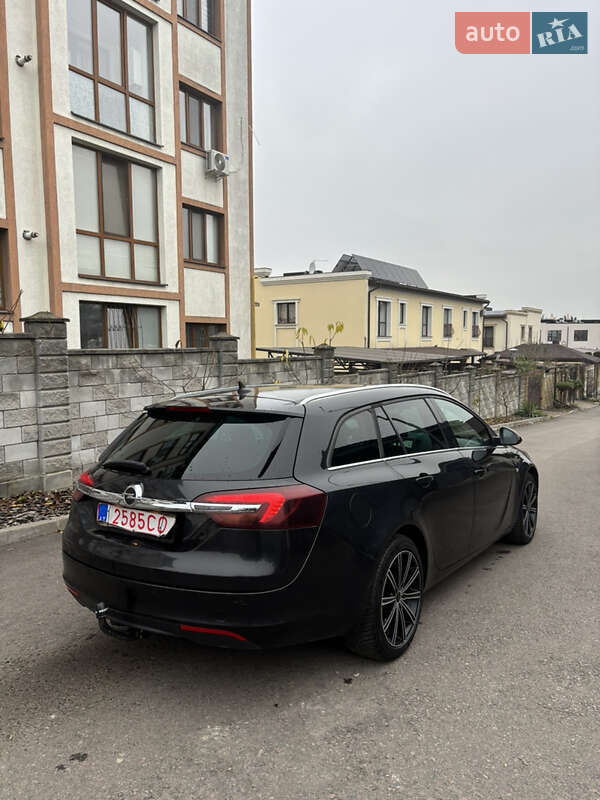 Универсал Opel Insignia 2015 в Ровно