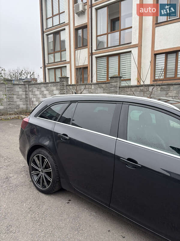 Универсал Opel Insignia 2015 в Ровно