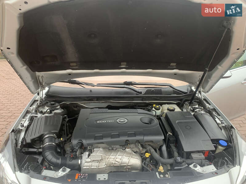 Універсал Opel Insignia 2011 в Чернівцях