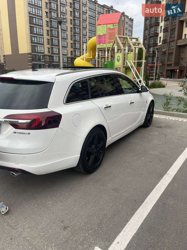 Універсал Opel Insignia 2014 в Чернігові