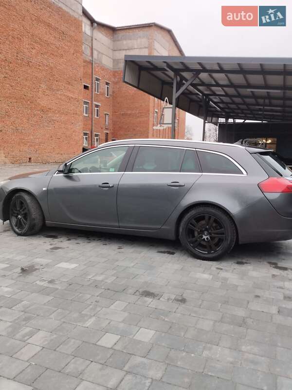 Універсал Opel Insignia 2010 в Старокостянтинові