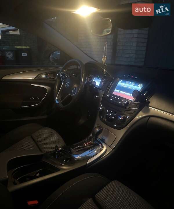 Седан Opel Insignia 2015 в Львове
