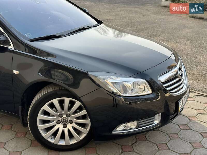 Седан Opel Insignia 2010 в Чорноморську