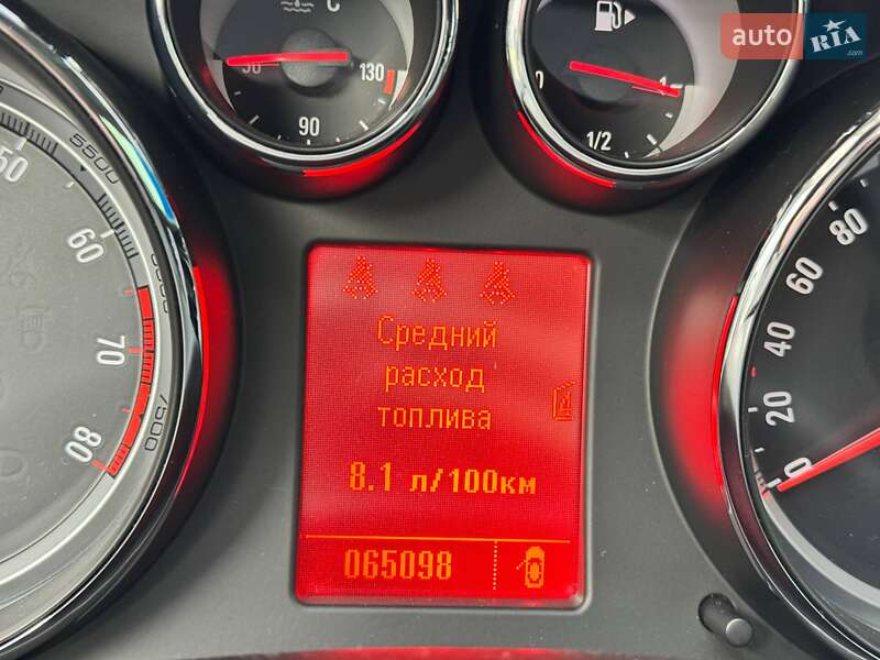 Седан Opel Insignia 2010 в Чорноморську