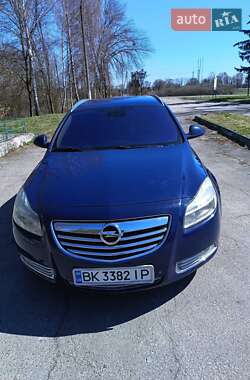 Універсал Opel Insignia 2012 в Млиніві