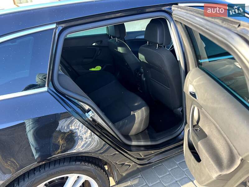 Универсал Opel Insignia 2010 в Луцке