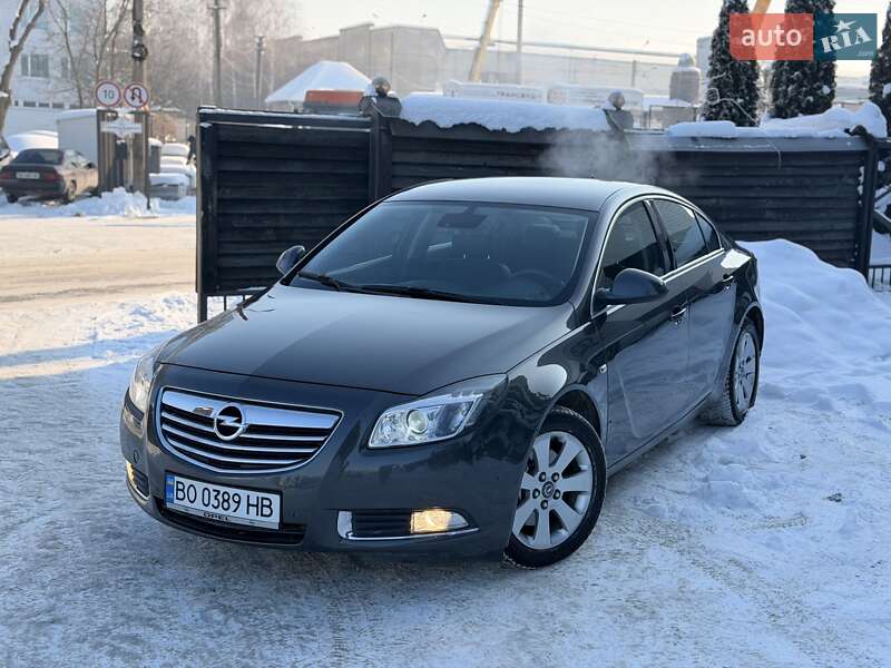 Седан Opel Insignia 2012 в Тернополе