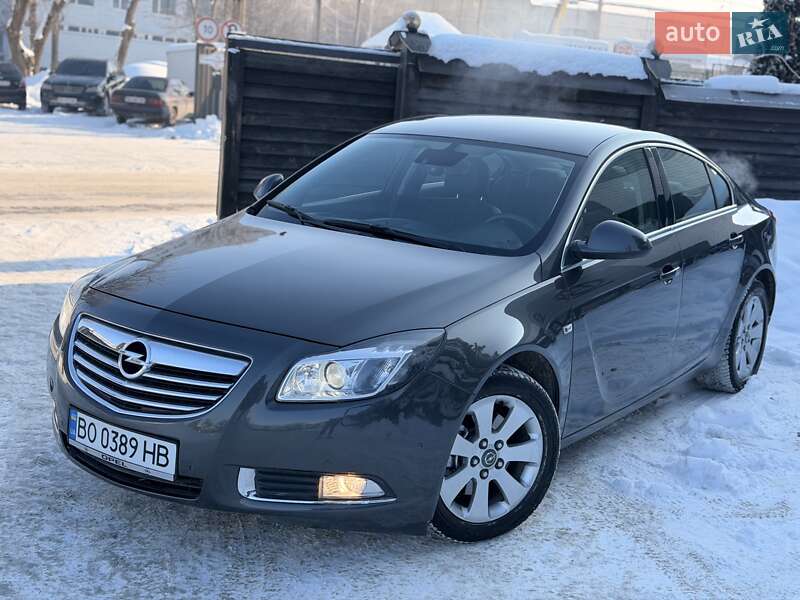 Седан Opel Insignia 2012 в Тернополе