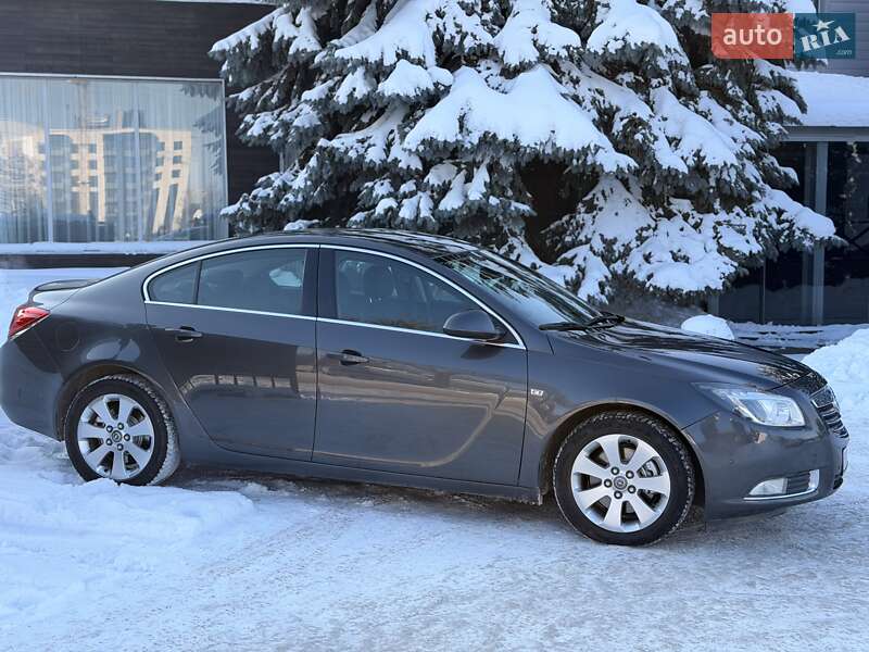 Седан Opel Insignia 2012 в Тернополе