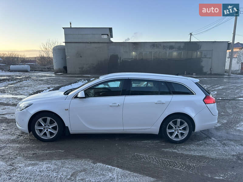 Универсал Opel Insignia 2012 в Городке