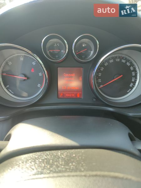 Универсал Opel Insignia 2010 в Южноукраинске