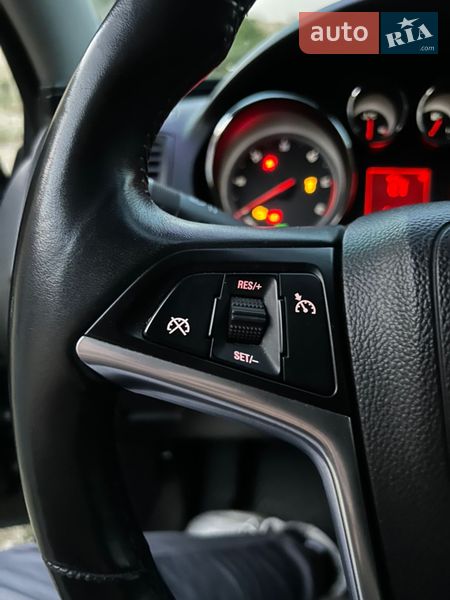 Лифтбек Opel Insignia 2012 в Тернополе