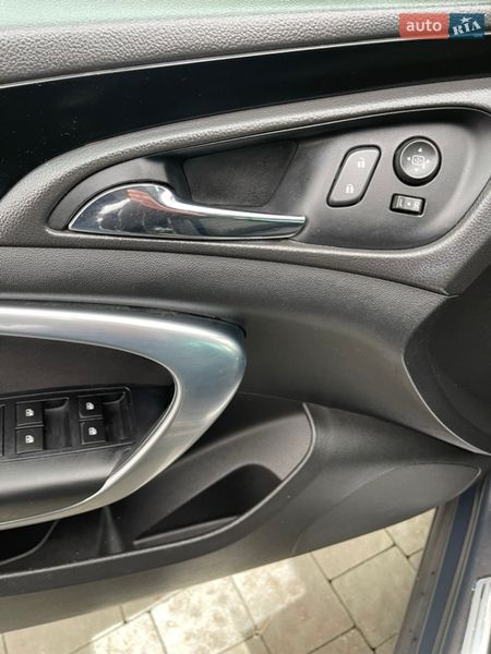 Седан Opel Insignia 2016 в Львове